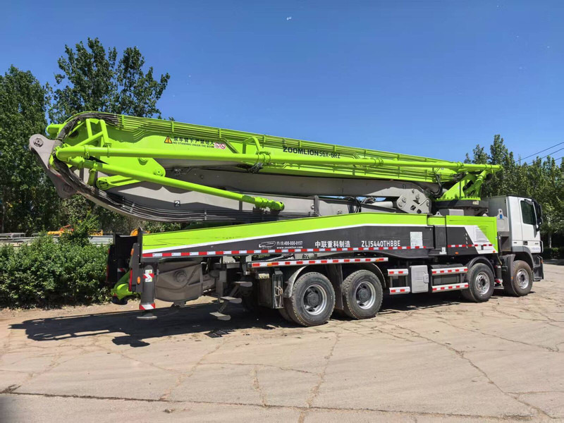 Mercedes-Benz Actros - Stabil betonszivattyú: 2 kép. Mercedes-Benz Actros - Stabil betonszivattyú: 2 kép.