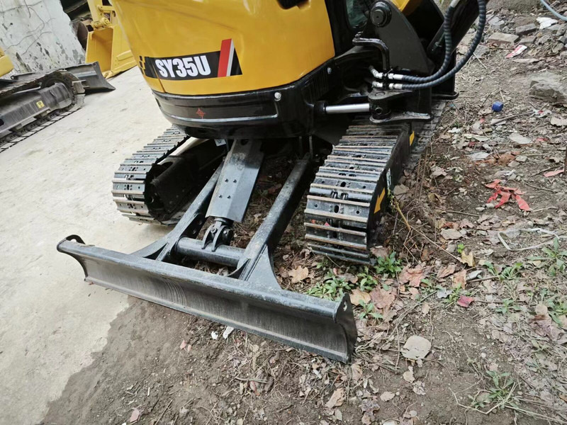 Sany SY35U - Minikotró: 5 kép. Sany SY35U - Minikotró: 5 kép.