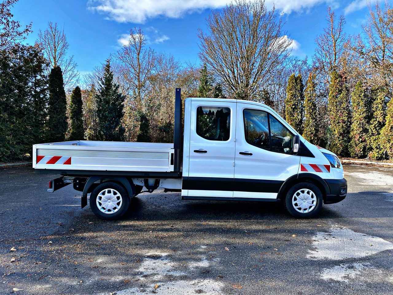 Ford Pritsche 350L2 DoKa|Trend|Garantie bis 08.27|19% - Duplakabinos kisteherautó: 2 kép. Ford Pritsche 350L2 DoKa|Trend|Garantie bis 08.27|19% - Duplakabinos kisteherautó: 2 kép.
