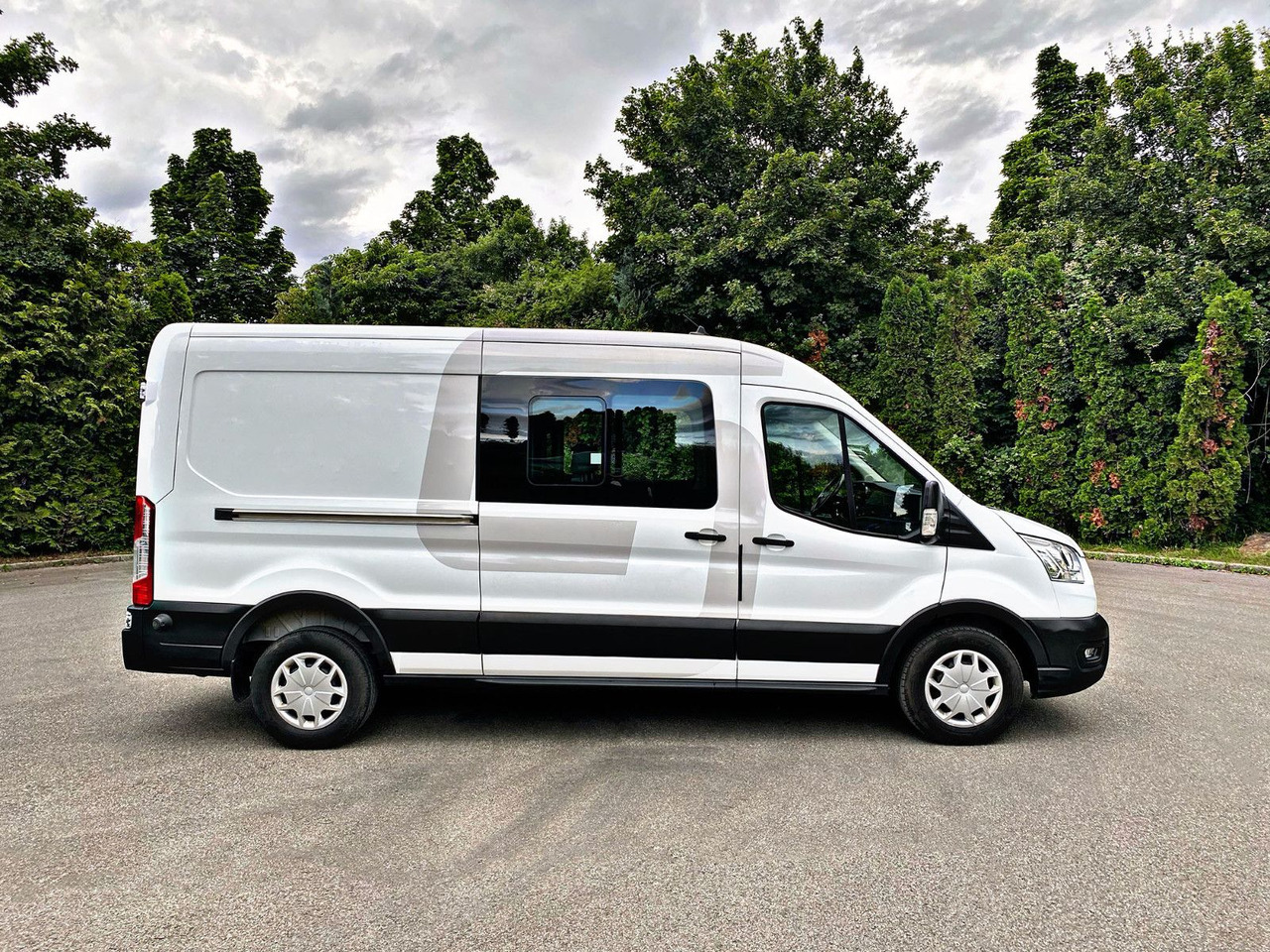 Ford Transit 350 L3H2 Trend|Kamera|6Sitzer|AHK|PDC|19 - Duplakabinos kisteherautó: 2 kép. Ford Transit 350 L3H2 Trend|Kamera|6Sitzer|AHK|PDC|19 - Duplakabinos kisteherautó: 2 kép.