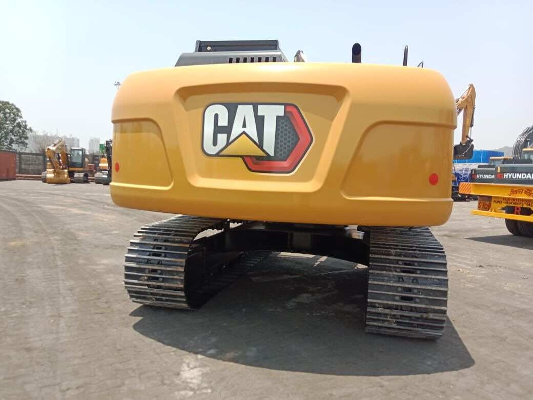 New Caterpillar 320D3GC tracked excavator - Lánctalpas kotró: 3 kép. New Caterpillar 320D3GC tracked excavator - Lánctalpas kotró: 3 kép.