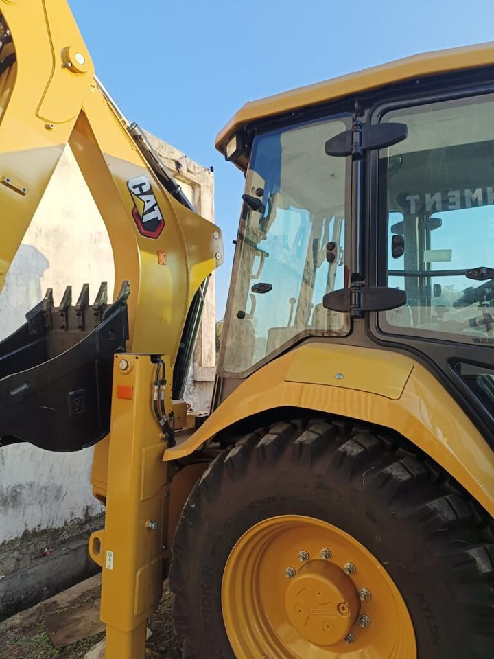 New Caterpillar 424 backhoe loader - Kotrórakodó: 4 kép. New Caterpillar 424 backhoe loader - Kotrórakodó: 4 kép.