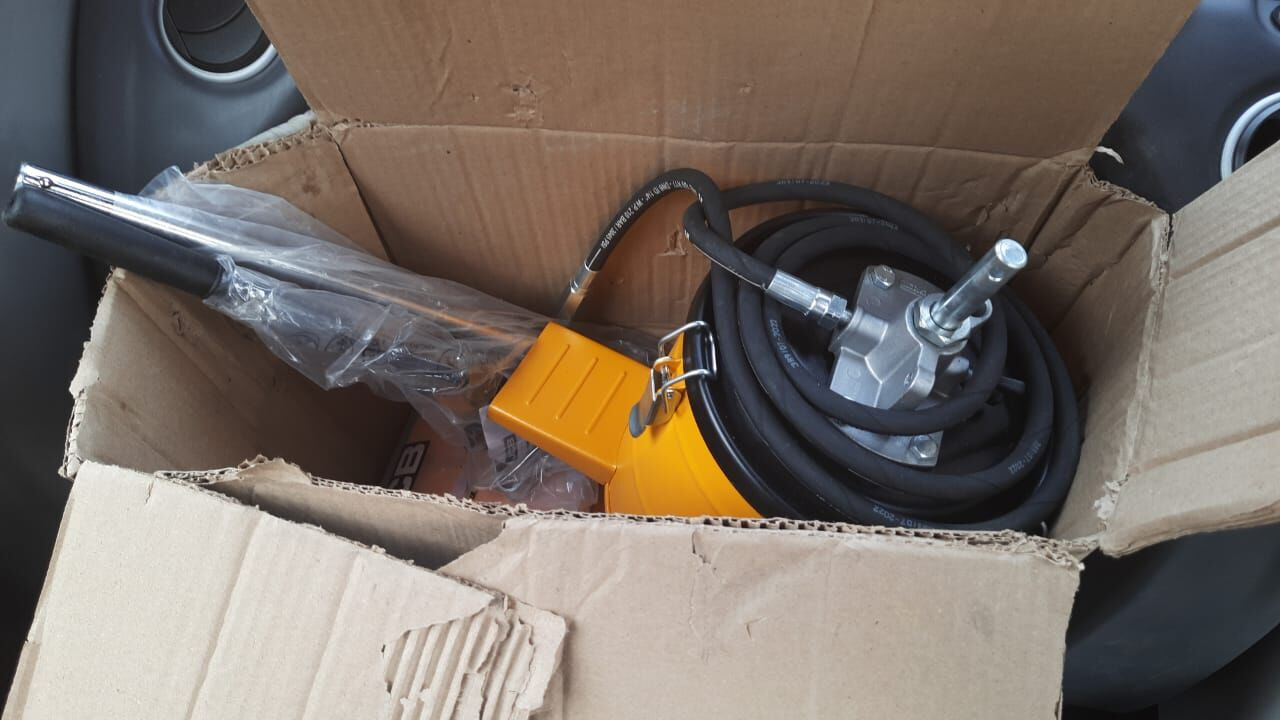 New JCB JS 200 tracked excavator - Lánctalpas kotró: 4 kép. New JCB JS 200 tracked excavator - Lánctalpas kotró: 4 kép.