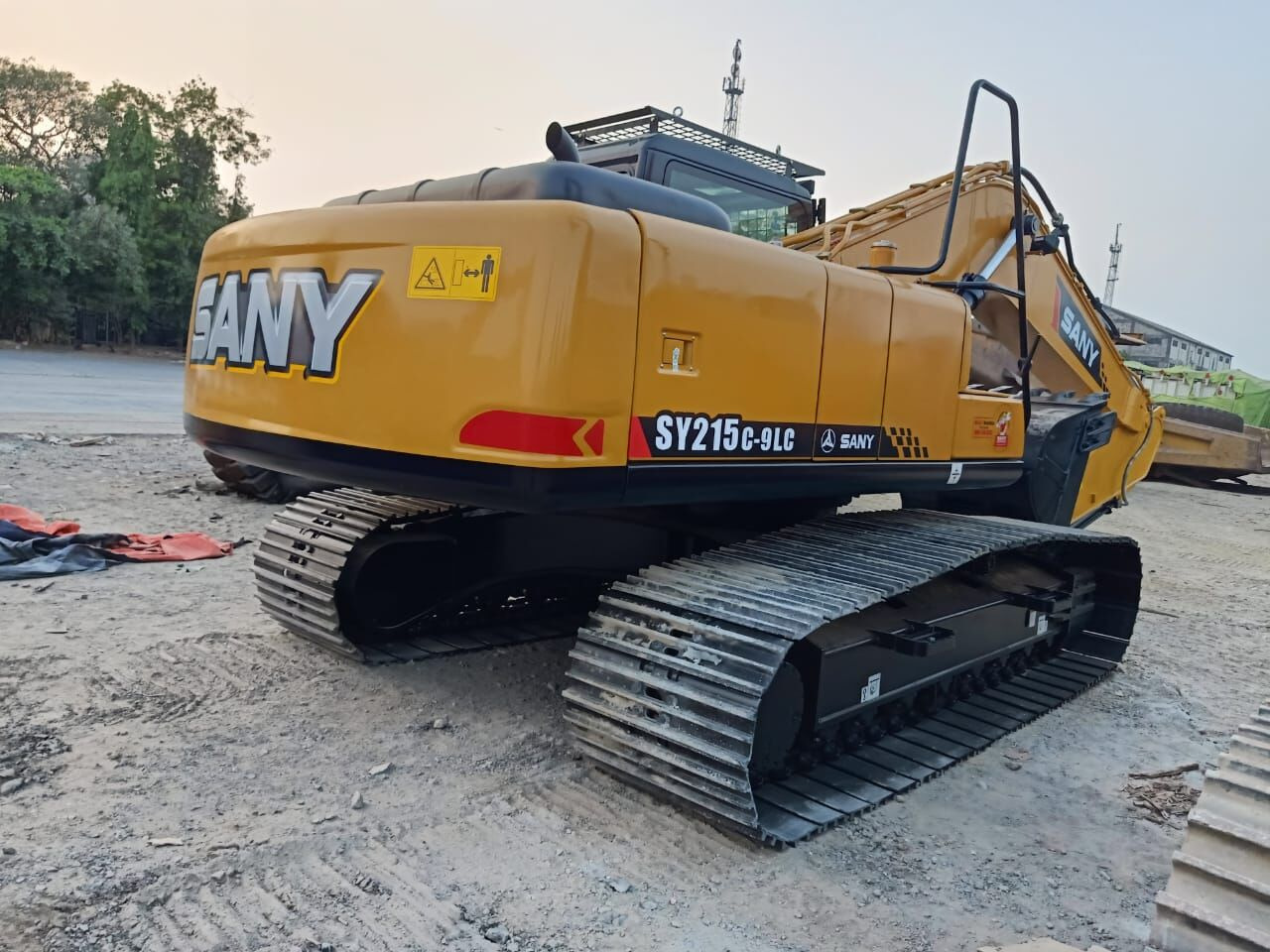 New Sany SY 215 MITSUBISHI ENGINE tracked excavator - Lánctalpas kotró: 3 kép. New Sany SY 215 MITSUBISHI ENGINE tracked excavator - Lánctalpas kotró: 3 kép.