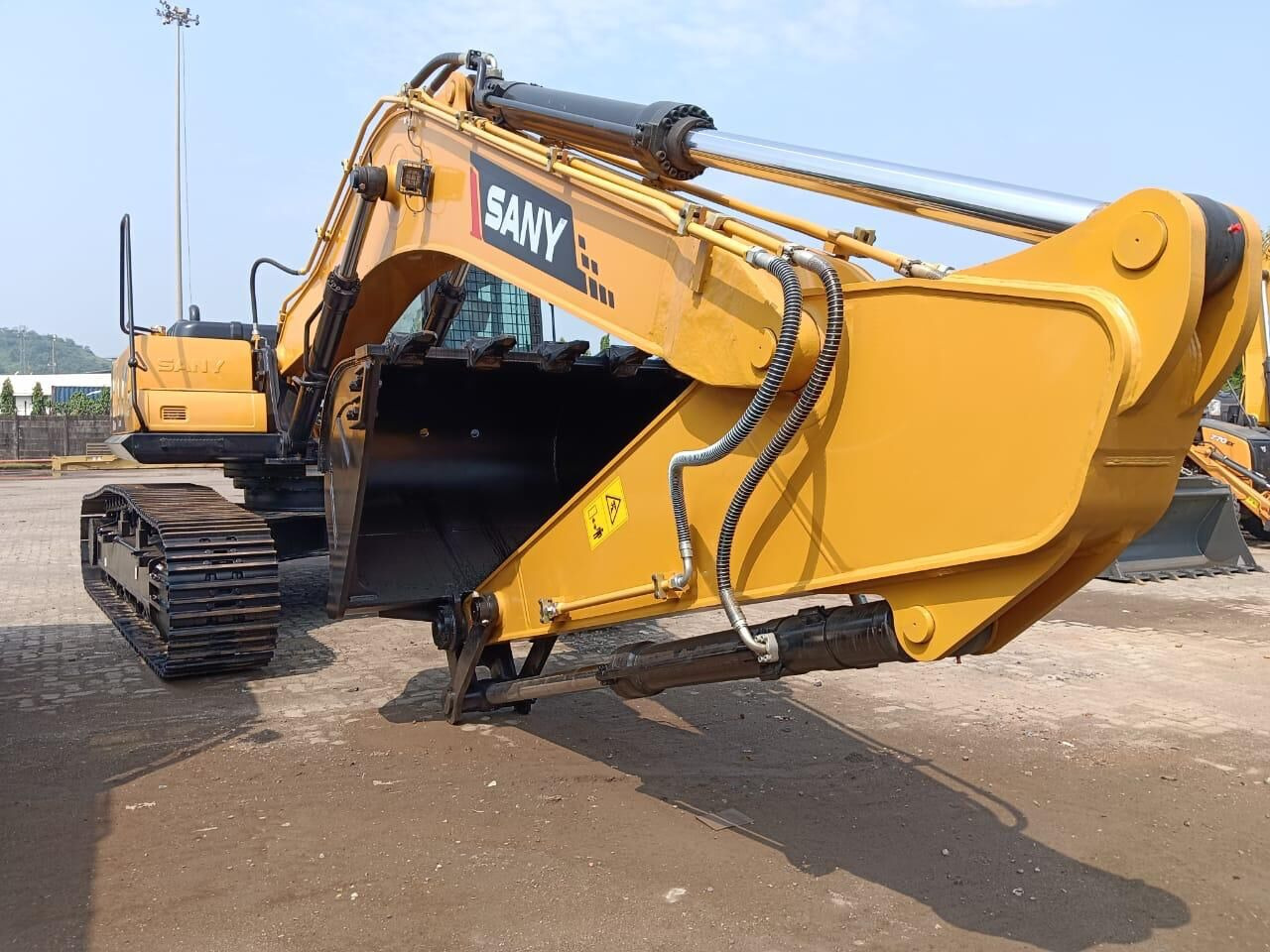 New Sany SY350C-9HD SPARC tracked excavator - Lánctalpas kotró: 5 kép. New Sany SY350C-9HD SPARC tracked excavator - Lánctalpas kotró: 5 kép.