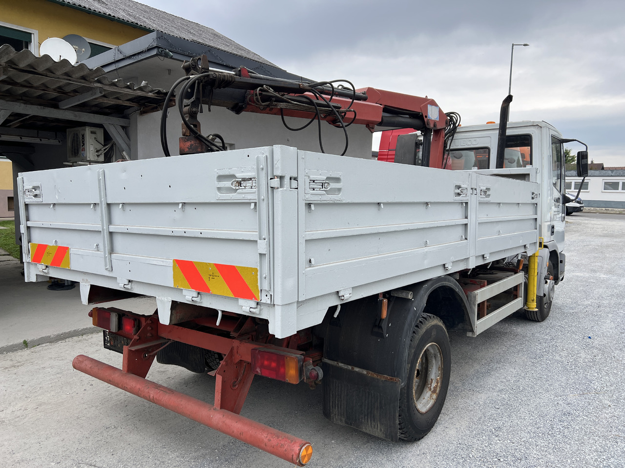 IVECO EUROCARGO 75E15 Kipper mit Kran - Billenőplatós teherautó, Darus autó: 3 kép. IVECO EUROCARGO 75E15 Kipper mit Kran - Billenőplatós teherautó, Darus autó: 3 kép.