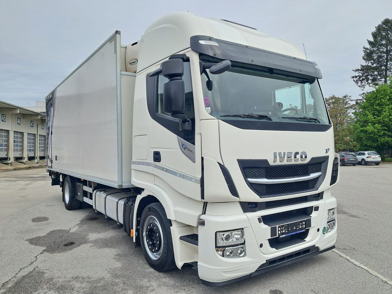 Iveco Stralis 460 Kühlkoffer | LBW | Klima | Retar - Hűtős teherautó: 2 kép. Iveco Stralis 460 Kühlkoffer | LBW | Klima | Retar - Hűtős teherautó: 2 kép.