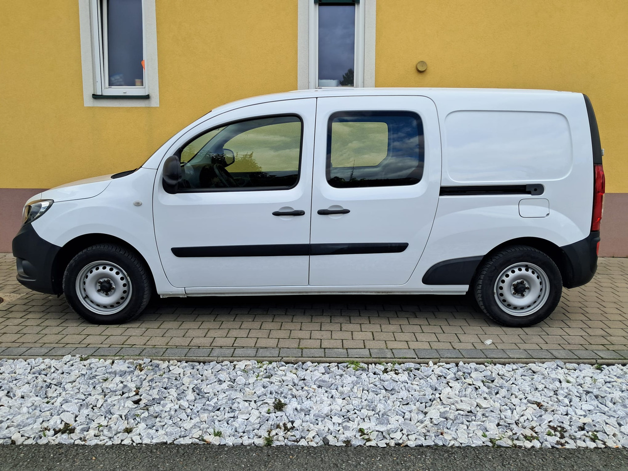 MERCEDES-BENZ Citan 109 CDI 5-Sitzer DKA | Schiebet. beids. | Klima | - Kisteherautó, Duplakabinos kisteherautó: 5 kép. MERCEDES-BENZ Citan 109 CDI 5-Sitzer DKA | Schiebet. beids. | Klima | - Kisteherautó, Duplakabinos kisteherautó: 5 kép.
