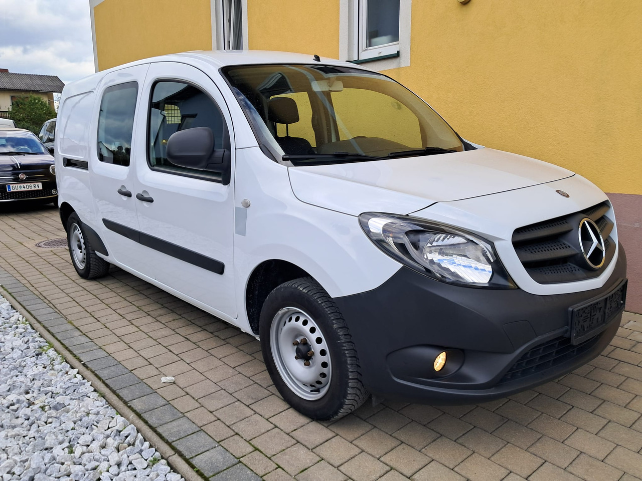 MERCEDES-BENZ Citan 109 CDI 5-Sitzer DKA | Schiebet. beids. | Klima | - Kisteherautó, Duplakabinos kisteherautó: 2 kép. MERCEDES-BENZ Citan 109 CDI 5-Sitzer DKA | Schiebet. beids. | Klima | - Kisteherautó, Duplakabinos kisteherautó: 2 kép.