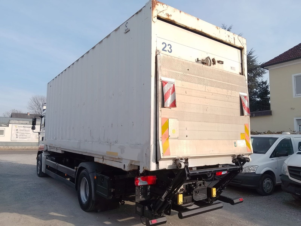 MAN TGA 18 320 - Cserefelépítményes teherautó: 3 kép. MAN TGA 18 320 - Cserefelépítményes teherautó: 3 kép.