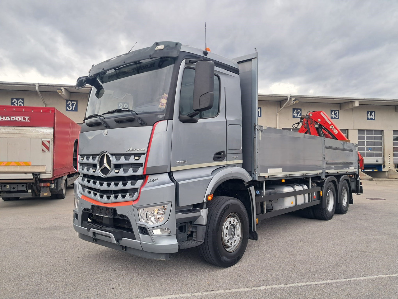 MERCEDES-BENZ AROCS 28.51 | 6x4| Retarder |Kran |Klima | Euro 6 - Platós teherautó, Darus autó: 1 kép. MERCEDES-BENZ AROCS 28.51 | 6x4| Retarder |Kran |Klima | Euro 6 - Platós teherautó, Darus autó: 1 kép.