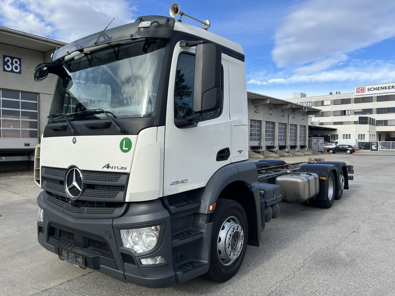 MERCEDES-BENZ Antos 25 40 | Standheizung | Klima | Liftachse - Alvaz teherautó: 1 kép. MERCEDES-BENZ Antos 25 40 | Standheizung | Klima | Liftachse - Alvaz teherautó: 1 kép.