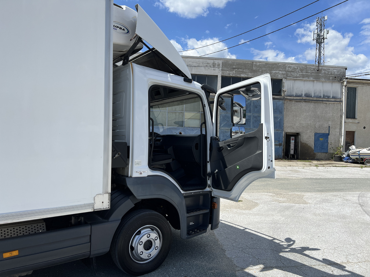 Hűtős teherautó MERCEDES-BENZ Mercedes-Benz Atego 1221 Kühlkoffer mit LBW | EZ 2016 | | Klima | Tempomat | Diff. Hinterachse: 19 kép.