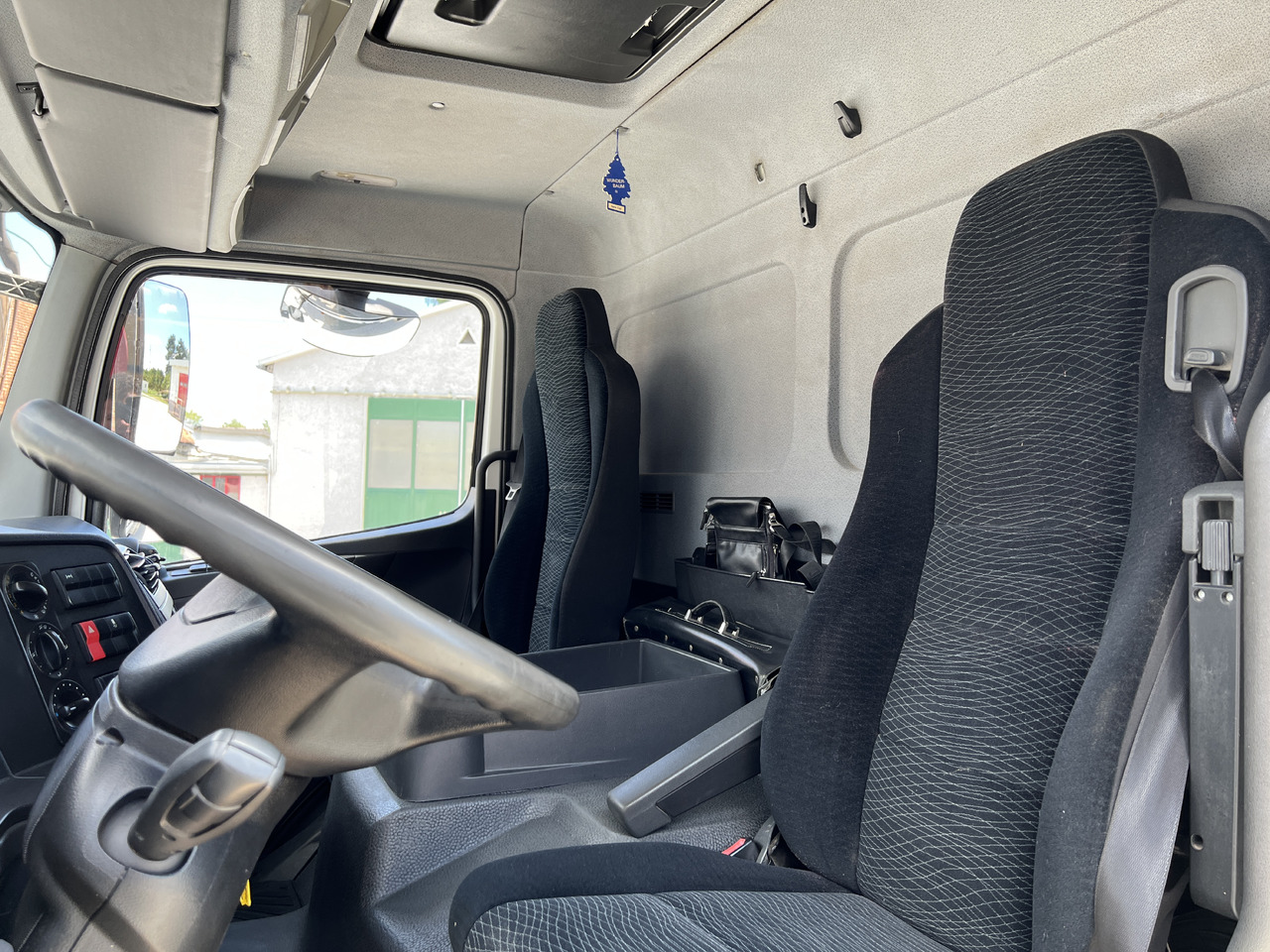 Hűtős teherautó MERCEDES-BENZ Mercedes-Benz Atego 1221 Kühlkoffer mit LBW | EZ 2016 | | Klima | Tempomat | Diff. Hinterachse: 13 kép.