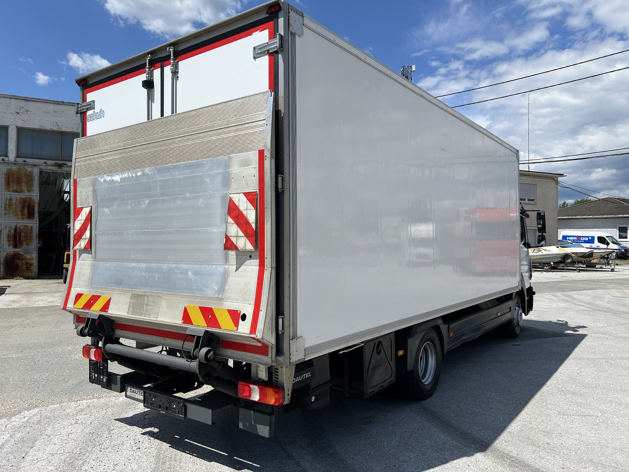 MERCEDES-BENZ Mercedes-Benz Atego 1221 Kühlkoffer mit LBW | EZ 2016 | | Klima | Tempomat | Diff. Hinterachse - Hűtős teherautó: 5 kép. MERCEDES-BENZ Mercedes-Benz Atego 1221 Kühlkoffer mit LBW | EZ 2016 | | Klima | Tempomat | Diff. Hinterachse - Hűtős teherautó: 5 kép.