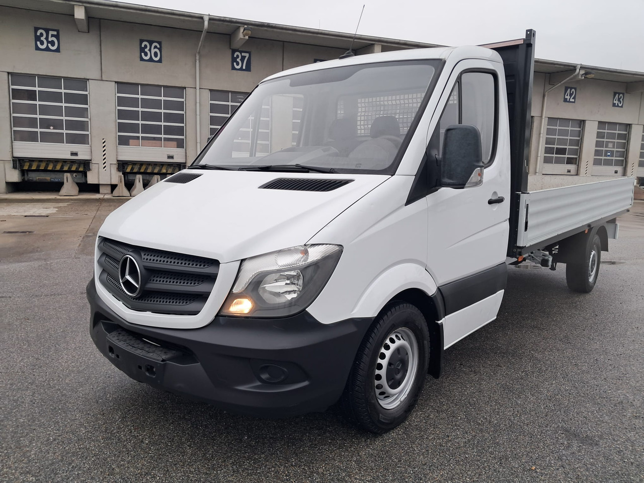 MERCEDES-BENZ Sprinter 316 CDI | 3.5t Anhängelast | Klima | ASR - Platós kisteherautó: 1 kép. MERCEDES-BENZ Sprinter 316 CDI | 3.5t Anhängelast | Klima | ASR - Platós kisteherautó: 1 kép.