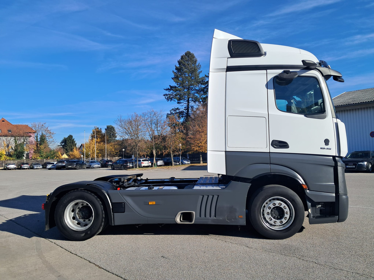 MERCEDES-BENZ Actros 18 45 | Retarder | Standklima | 4 Stück MP5 - Nyergesvontató: 5 kép. MERCEDES-BENZ Actros 18 45 | Retarder | Standklima | 4 Stück MP5 - Nyergesvontató: 5 kép.