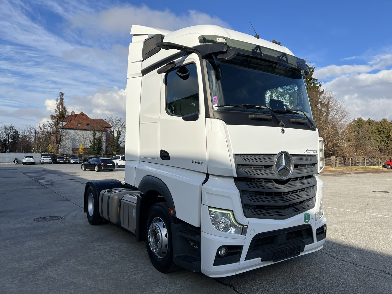 MERCEDES-BENZ Mercedes-Benz Actros 1846 | Standklima | Retarder | Euro 6 - Nyergesvontató: 2 kép. MERCEDES-BENZ Mercedes-Benz Actros 1846 | Standklima | Retarder | Euro 6 - Nyergesvontató: 2 kép.