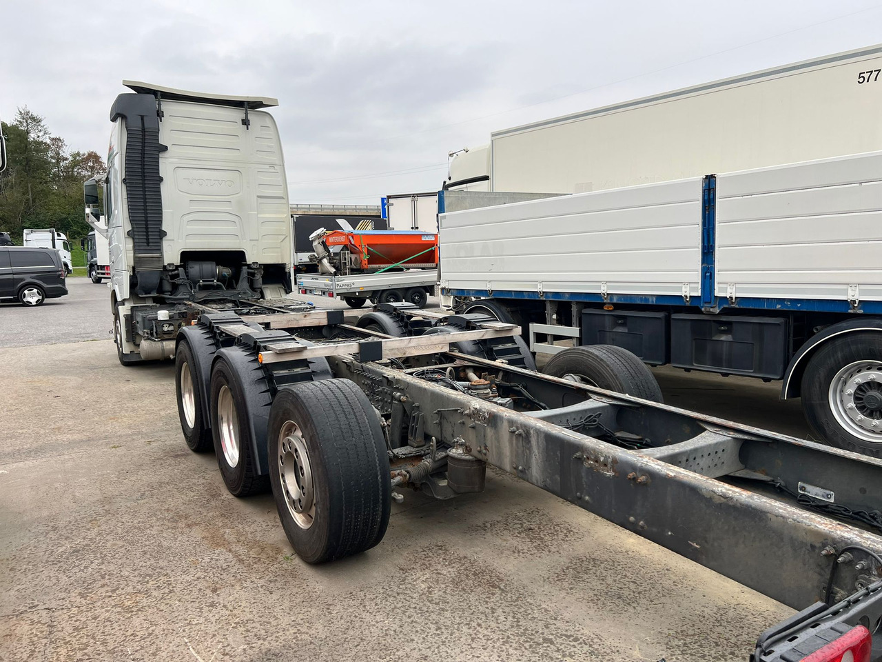 VOLVO FH 540 8x4 Fahrgestell - Alvaz teherautó: 3 kép. VOLVO FH 540 8x4 Fahrgestell - Alvaz teherautó: 3 kép.