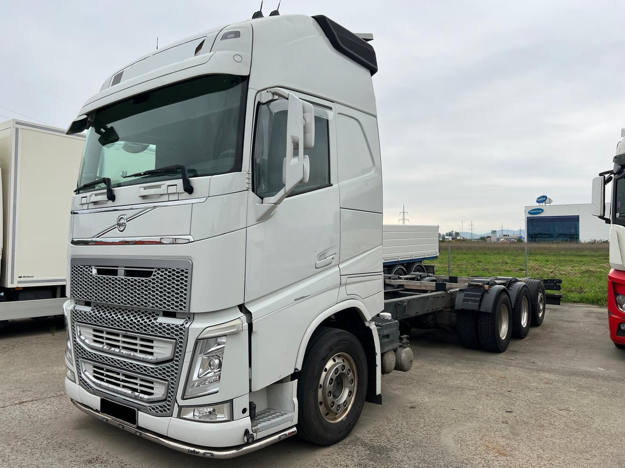 VOLVO FH 540 8x4 Fahrgestell - Alvaz teherautó: 1 kép. VOLVO FH 540 8x4 Fahrgestell - Alvaz teherautó: 1 kép.
