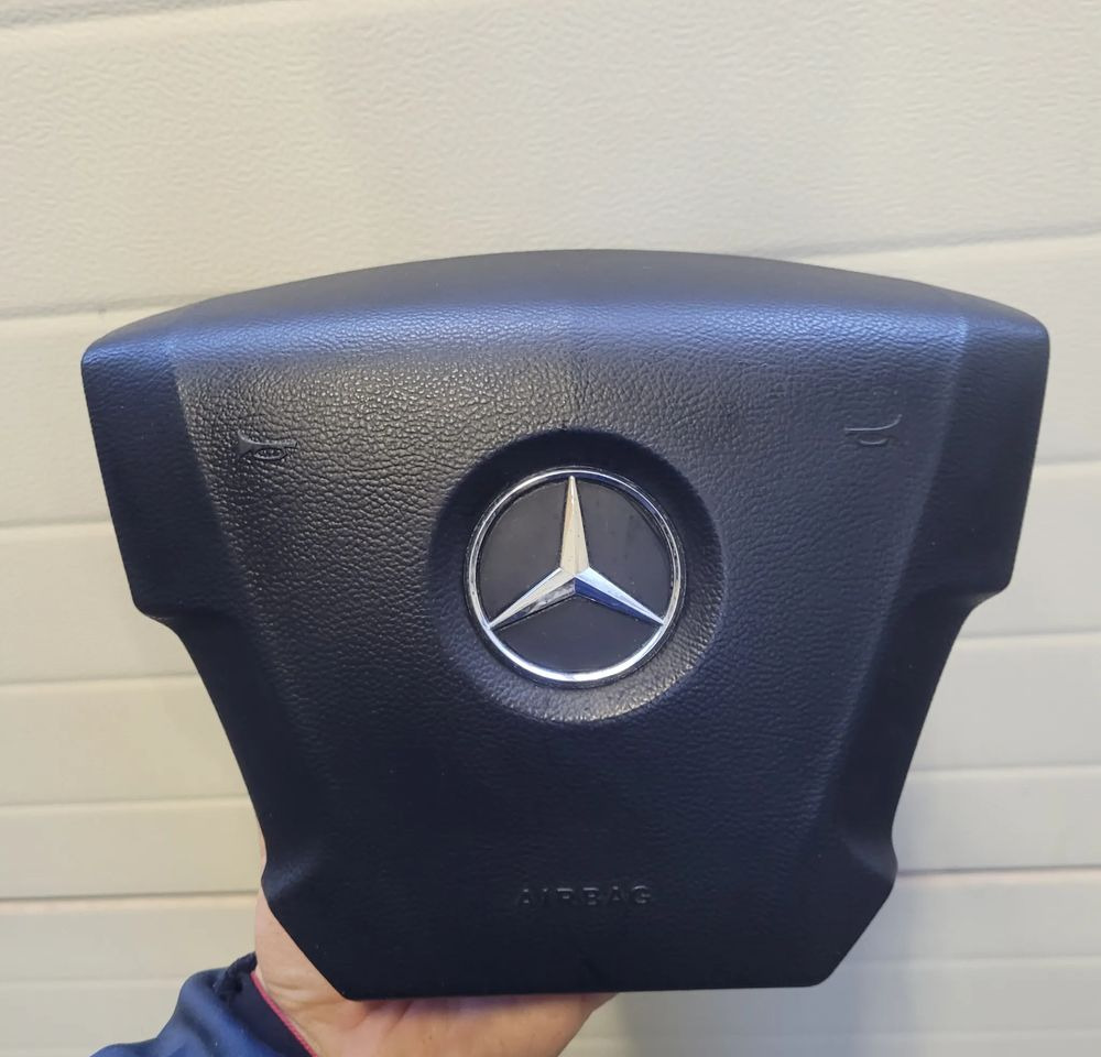 AIR BAG PODUSZKA MERCEDES ACTROS MP4 - Kormánykerék - Teherautó: 1 kép. AIR BAG PODUSZKA MERCEDES ACTROS MP4 - Kormánykerék - Teherautó: 1 kép.
