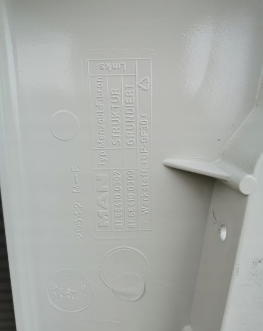 BANAN MASKOWNICA BŁOTNIKA MAN TGX LH RAL 9010 - Sárvédő - Teherautó: 3 kép. BANAN MASKOWNICA BŁOTNIKA MAN TGX LH RAL 9010 - Sárvédő - Teherautó: 3 kép.