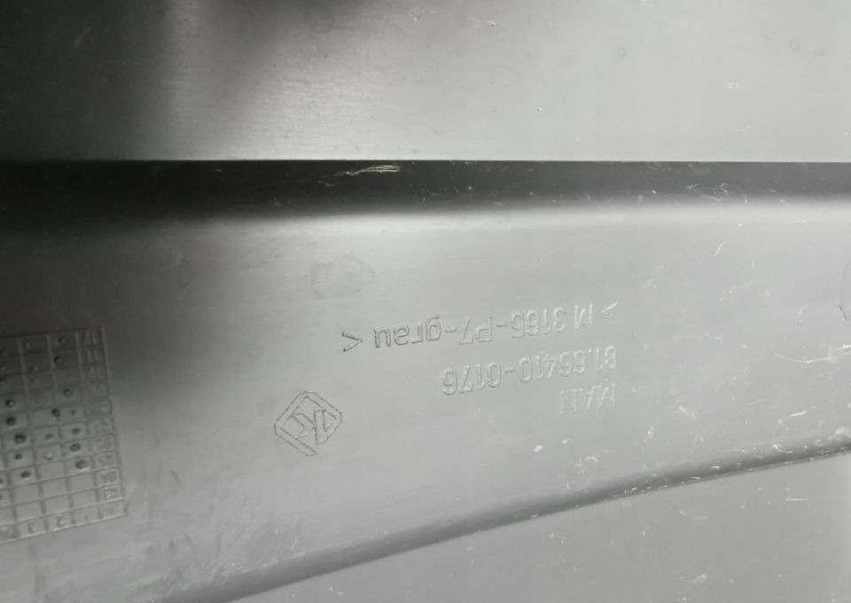 BŁOTNIK MAN TGL TGM ORYGINAŁ 81.66410-0176 - Sárvédő - Teherautó: 3 kép. BŁOTNIK MAN TGL TGM ORYGINAŁ 81.66410-0176 - Sárvédő - Teherautó: 3 kép.