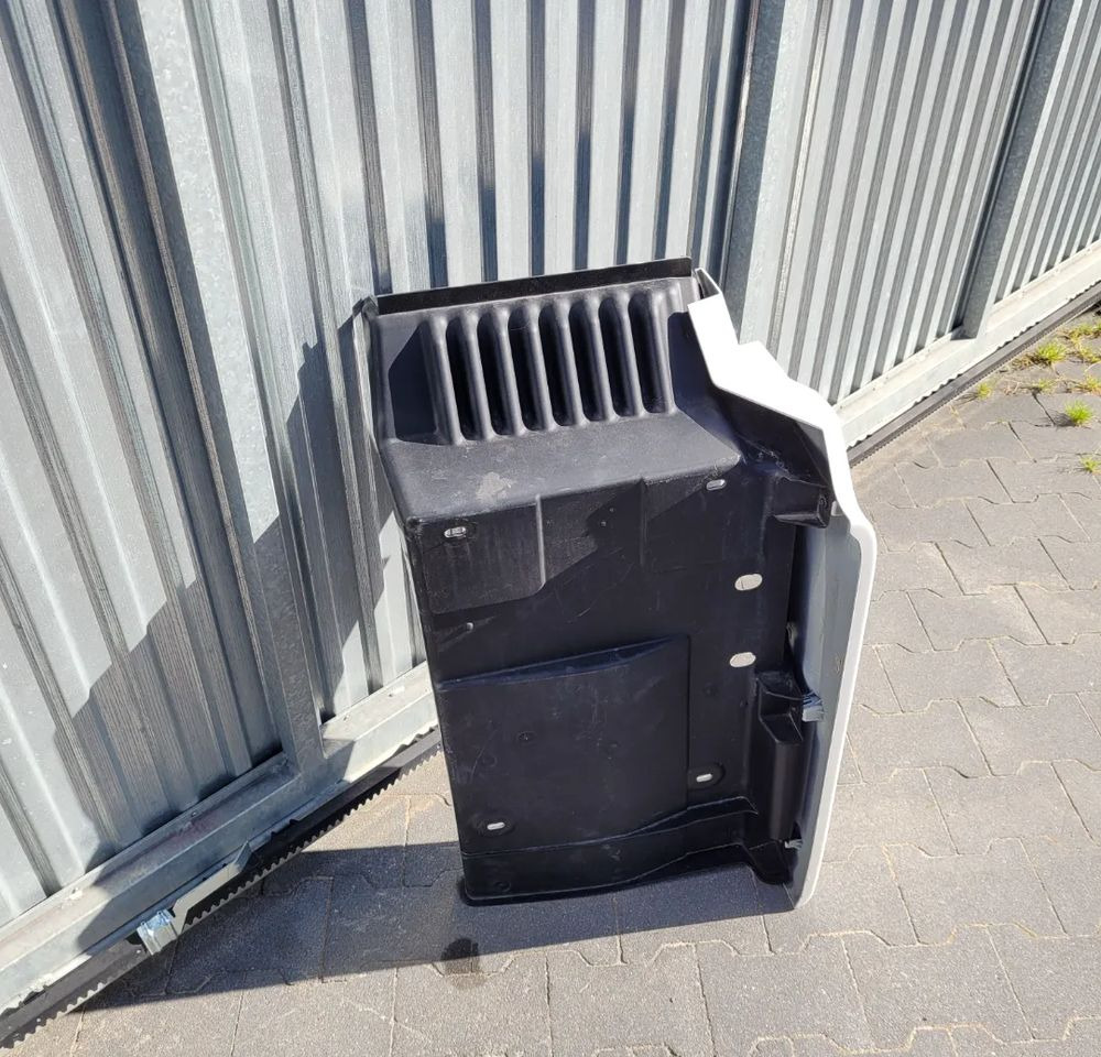 BŁOTNIK MAN TGX 3 81.61210-0906 Rh - Sárvédő - Teherautó: 2 kép. BŁOTNIK MAN TGX 3 81.61210-0906 Rh - Sárvédő - Teherautó: 2 kép.