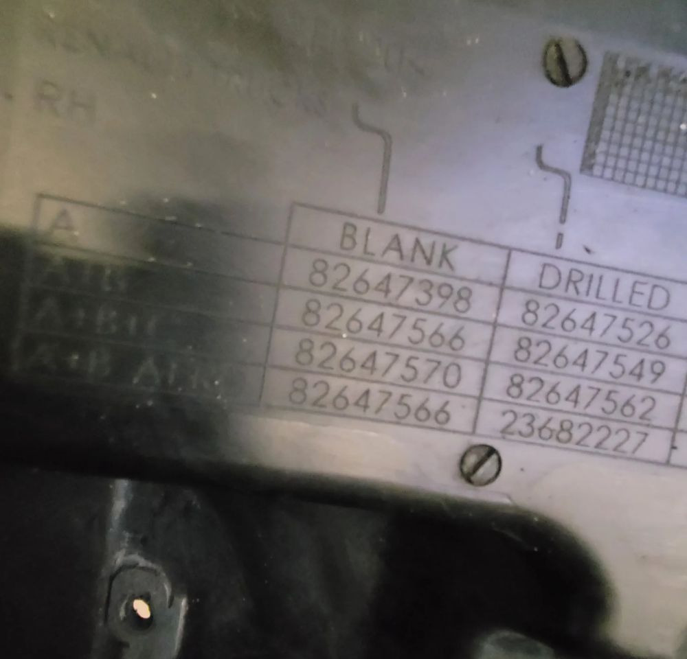 BŁOTNIK PRAWE RENAULT RANGE T GAMA OM 82647398 CHWALIM116 - Karosszéria és külső - Teherautó: 3 kép. BŁOTNIK PRAWE RENAULT RANGE T GAMA OM 82647398 CHWALIM116 - Karosszéria és külső - Teherautó: 3 kép.