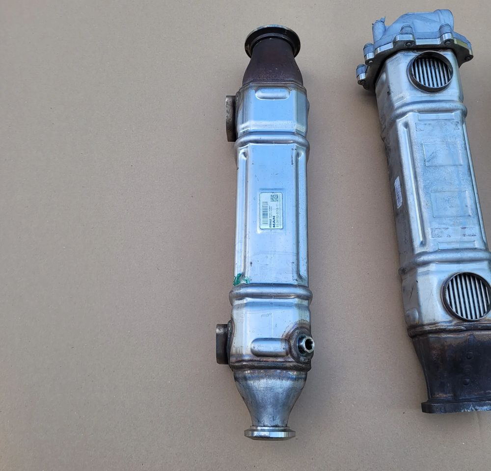 CHŁODNICA EGR MAN TGX TGS TGM ORYGINAŁ 51.08152-5013 , 51.08152-5011 CHWALIM116 - EGR hűtő - Teherautó: 5 kép. CHŁODNICA EGR MAN TGX TGS TGM ORYGINAŁ 51.08152-5013 , 51.08152-5011 CHWALIM116 - EGR hűtő - Teherautó: 5 kép.