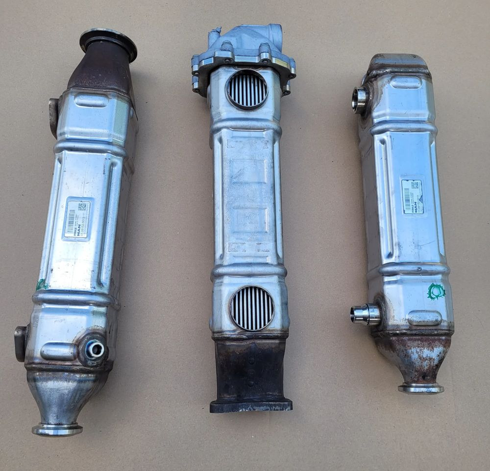 CHŁODNICA EGR MAN TGX TGS TGM ORYGINAŁ 51.08152-5013 , 51.08152-5011 CHWALIM116 - EGR hűtő - Teherautó: 4 kép. CHŁODNICA EGR MAN TGX TGS TGM ORYGINAŁ 51.08152-5013 , 51.08152-5011 CHWALIM116 - EGR hűtő - Teherautó: 4 kép.