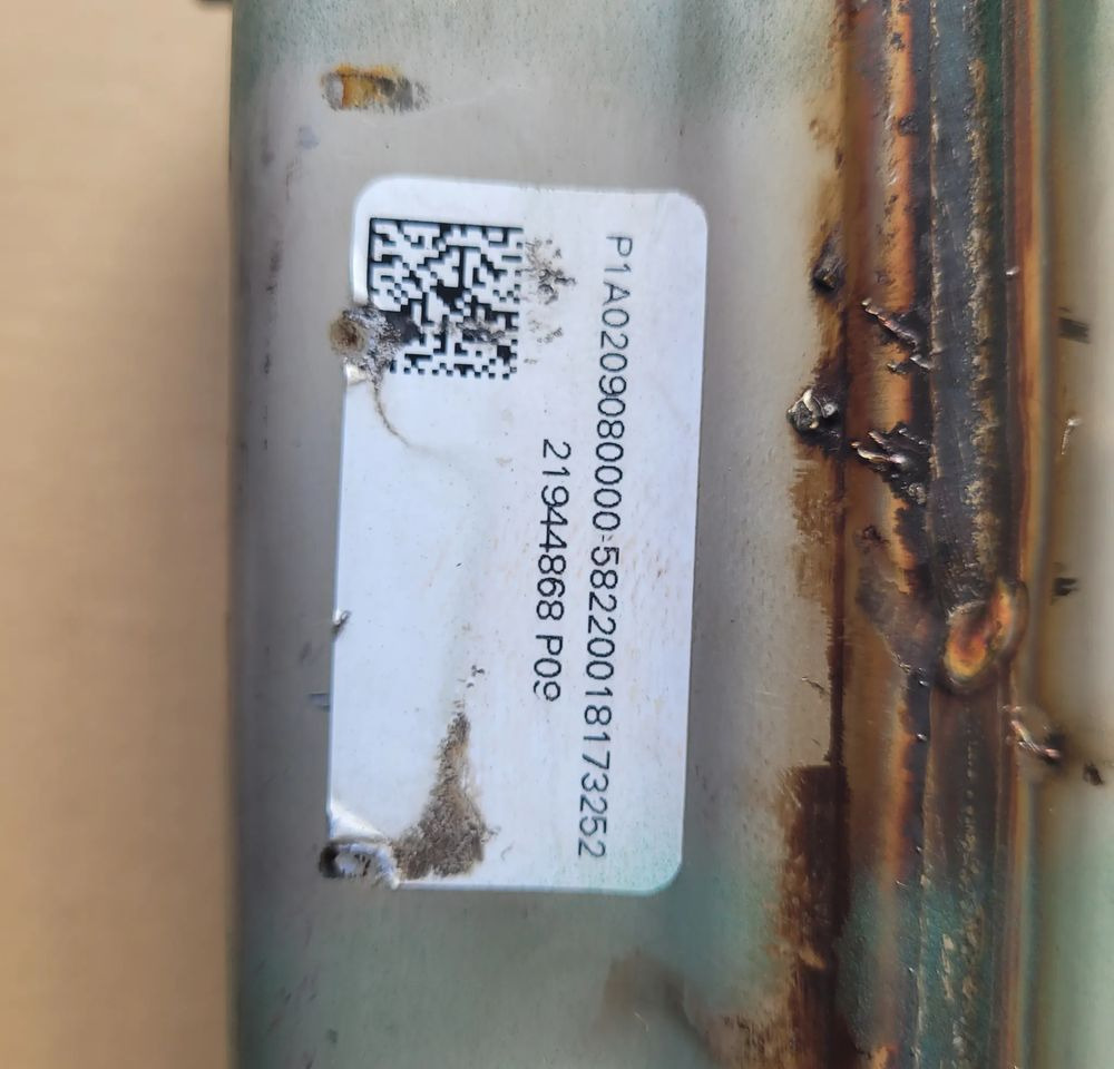 CHŁODNICA EGR VOLVO 21944868 P09 CHWALIM116 - EGR hűtő - Teherautó: 4 kép. CHŁODNICA EGR VOLVO 21944868 P09 CHWALIM116 - EGR hűtő - Teherautó: 4 kép.