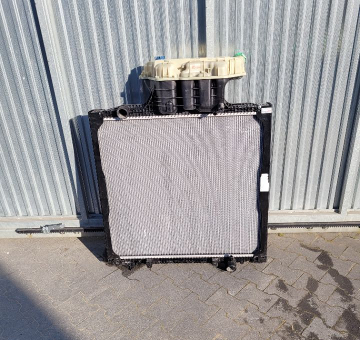 CHŁODNICA MAN TGS TGA RDZEN 85CM 81.06100-6838 NOWY ORYG. - Hűtőrendszer - Teherautó: 1 kép. CHŁODNICA MAN TGS TGA RDZEN 85CM 81.06100-6838 NOWY ORYG. - Hűtőrendszer - Teherautó: 1 kép.