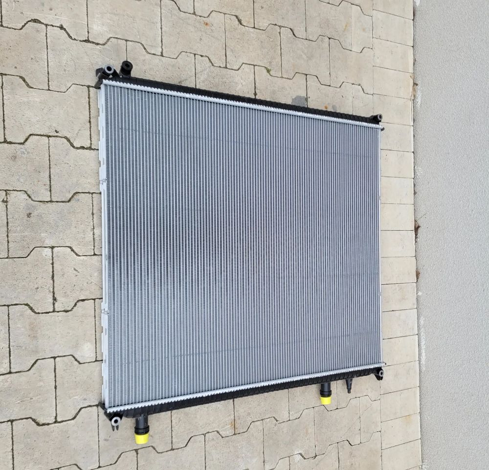 CHŁODNICA WODY MAN TGS E6 81.06101-6791 NOWY ORYGINAŁ - Radiátor - Teherautó: 2 kép. CHŁODNICA WODY MAN TGS E6 81.06101-6791 NOWY ORYGINAŁ - Radiátor - Teherautó: 2 kép.