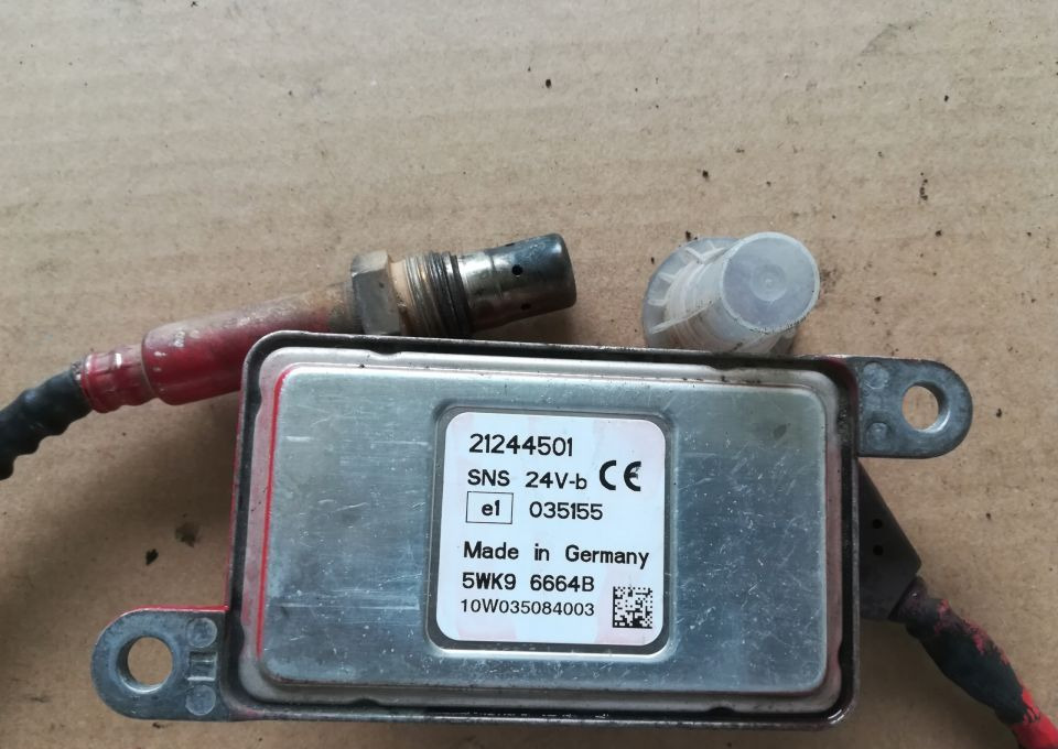 CZUJNIK NOX VOLVO 21244501 - Érzékelő: 1 kép. CZUJNIK NOX VOLVO 21244501 - Érzékelő: 1 kép.