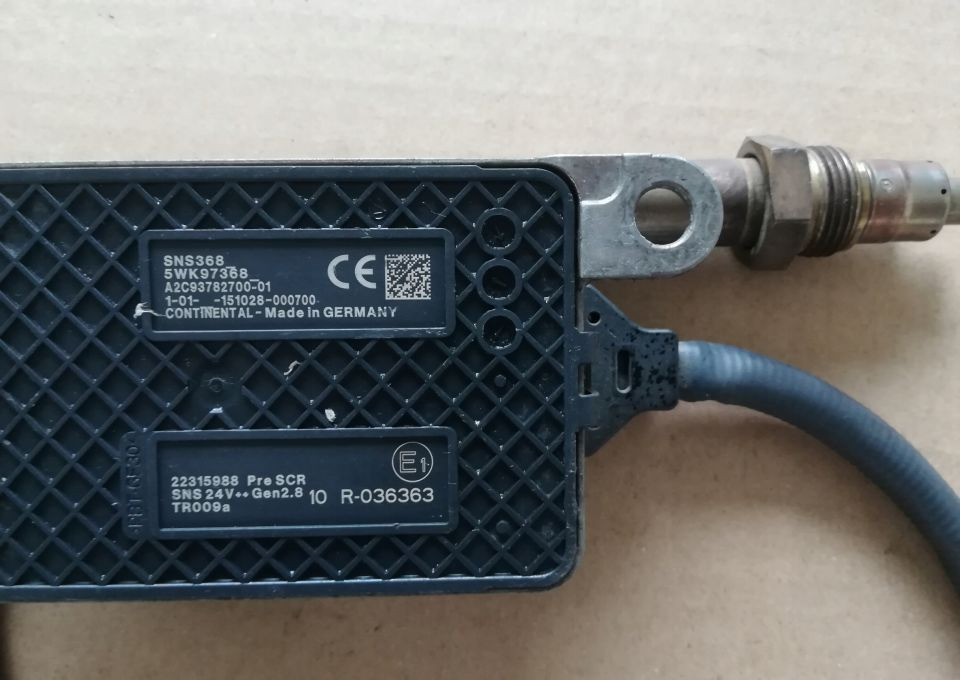 CZUJNIK NOX VOLVO 22315988 - Érzékelő: 1 kép. CZUJNIK NOX VOLVO 22315988 - Érzékelő: 1 kép.