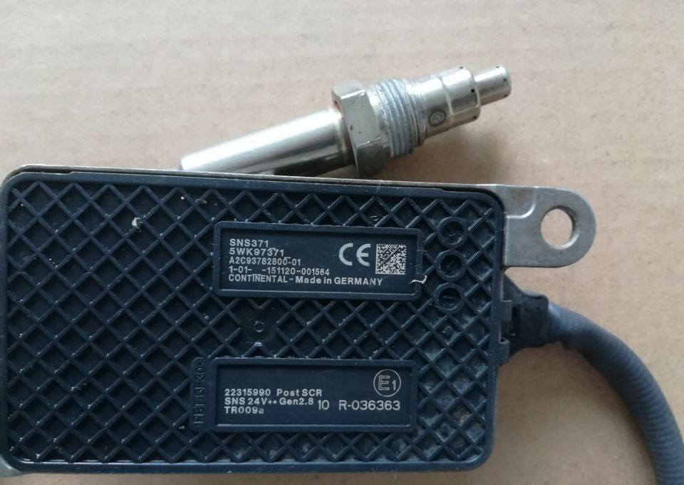 CZUJNIK NOX VOLVO 22315990 - Érzékelő - Teherautó: 1 kép. CZUJNIK NOX VOLVO 22315990 - Érzékelő - Teherautó: 1 kép.