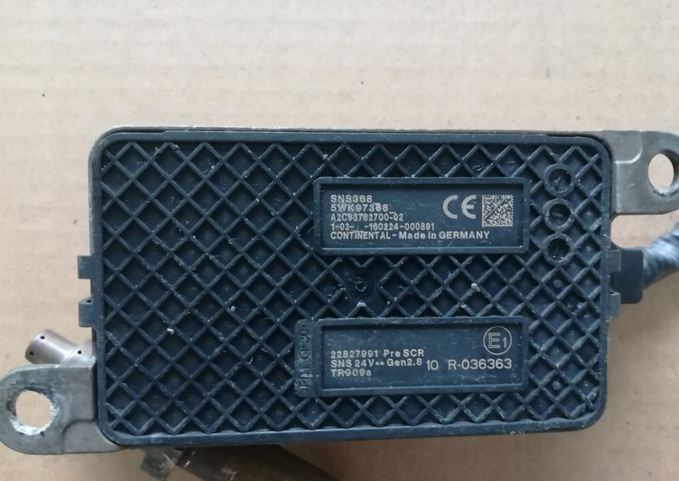 CZUJNIK NOX VOLVO 22827991 - Érzékelő: 1 kép. CZUJNIK NOX VOLVO 22827991 - Érzékelő: 1 kép.
