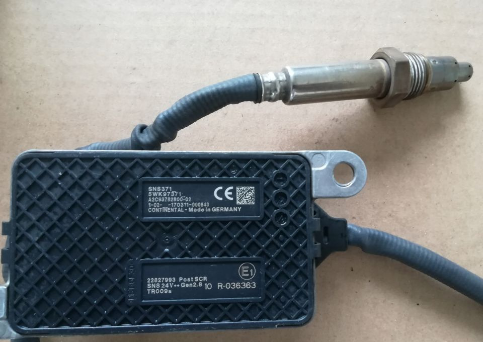 CZUJNIK NOX VOLVO 22827993 - Érzékelő: 1 kép. CZUJNIK NOX VOLVO 22827993 - Érzékelő: 1 kép.