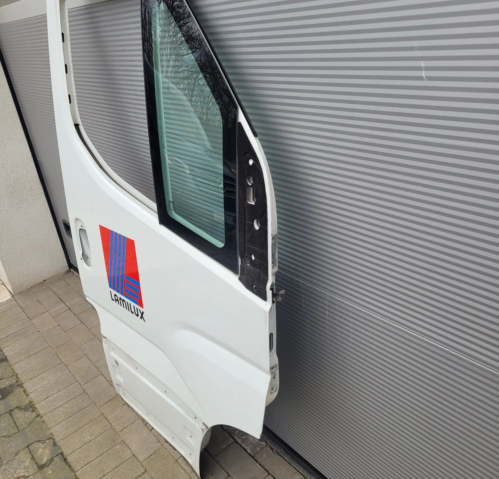 DRZWI IVECO DAILY NM RH. LUB LH. CANA ZA SZT. CHWALIM116 - Ajtó és alkatrészek - Kisteherautó: 3 kép. DRZWI IVECO DAILY NM RH. LUB LH. CANA ZA SZT. CHWALIM116 - Ajtó és alkatrészek - Kisteherautó: 3 kép.