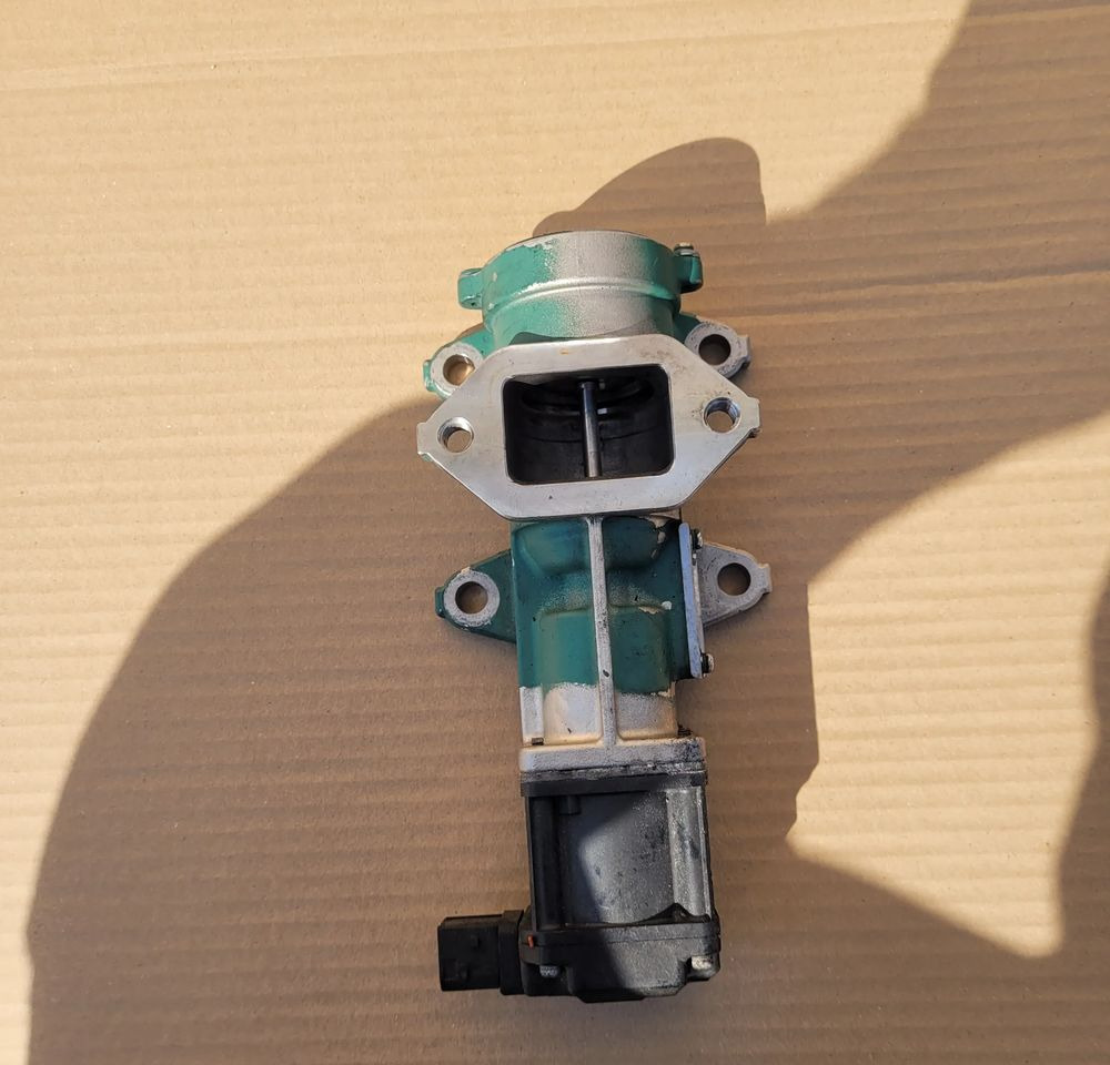 EGR DAF LF EURO6 - EGR hűtő - Teherautó: 1 kép. EGR DAF LF EURO6 - EGR hűtő - Teherautó: 1 kép.