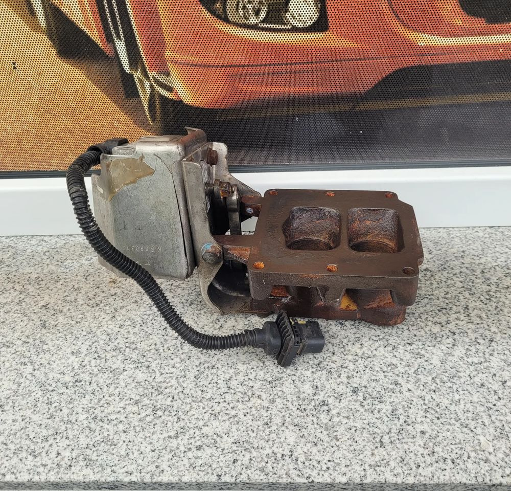 EGR MAN TGX EURO6 SPRAWNY CHWALIM116 - EGR hűtő - Teherautó: 1 kép. EGR MAN TGX EURO6 SPRAWNY CHWALIM116 - EGR hűtő - Teherautó: 1 kép.