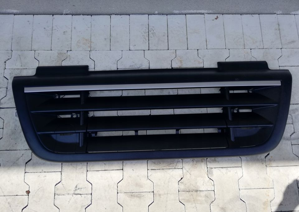 GRILL ATRAPA DAF CF NOWY ORYGINAŁ 1784453 - Rács - Teherautó: 1 kép. GRILL ATRAPA DAF CF NOWY ORYGINAŁ 1784453 - Rács - Teherautó: 1 kép.