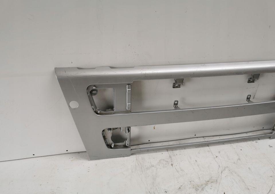 GRILL ATRAPA VOLVO Fh12 ORYGINAŁ - Rács - Teherautó: 3 kép. GRILL ATRAPA VOLVO Fh12 ORYGINAŁ - Rács - Teherautó: 3 kép.