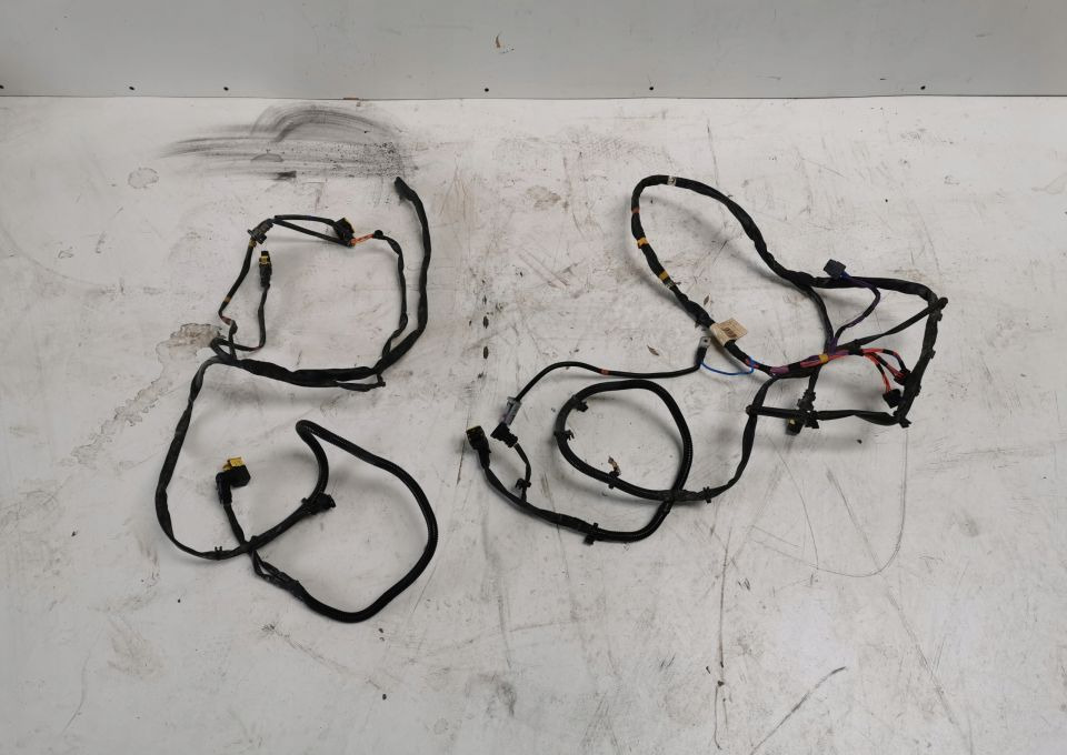 INSTALACJA ZDERZAKA VOLVO FL EURO 6 - Kábel/ Kábelkorbácso - Teherautó: 1 kép. INSTALACJA ZDERZAKA VOLVO FL EURO 6 - Kábel/ Kábelkorbácso - Teherautó: 1 kép.