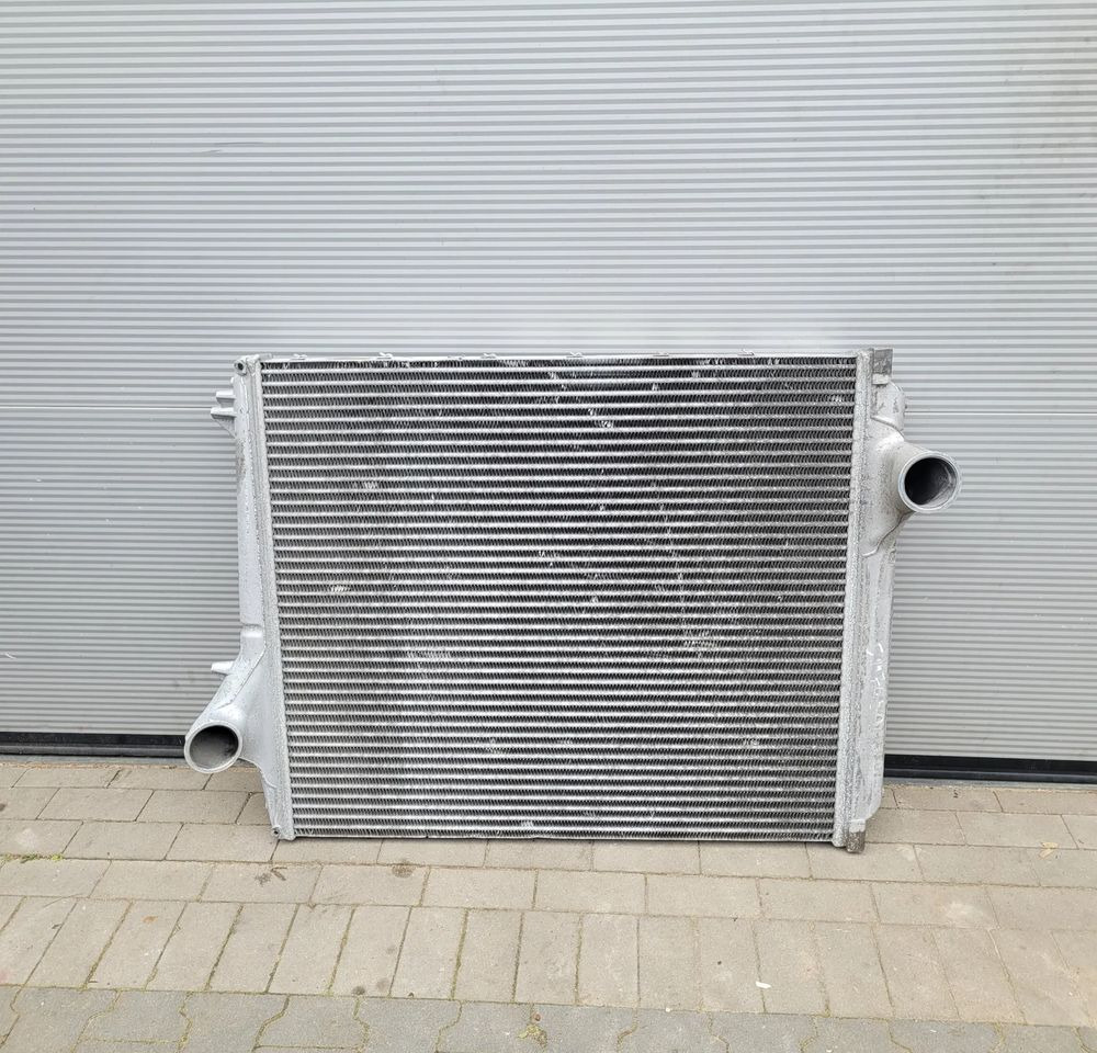 INTERCOOLER RENAULT GAMA T ORYGINAL SZCZELNA 7421892738 CHWALIM116 - Köztes hűtő - Teherautó: 1 kép. INTERCOOLER RENAULT GAMA T ORYGINAL SZCZELNA 7421892738 CHWALIM116 - Köztes hűtő - Teherautó: 1 kép.