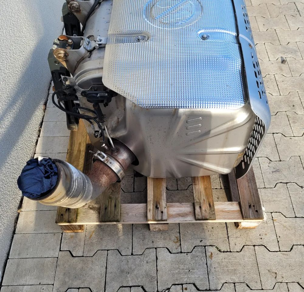 KATALIZATOR IVECO EUROCARGO E6 ORYGINAŁ - Katalizátor - Teherautó: 3 kép. KATALIZATOR IVECO EUROCARGO E6 ORYGINAŁ - Katalizátor - Teherautó: 3 kép.