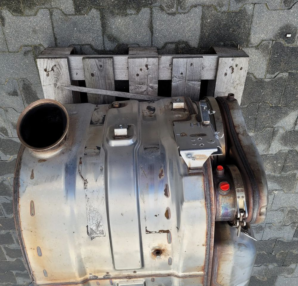 KATALIZATOR RENAULT RANGE T GAMA 23046491 CHWALIM116 - Karosszéria és külső - Teherautó: 3 kép. KATALIZATOR RENAULT RANGE T GAMA 23046491 CHWALIM116 - Karosszéria és külső - Teherautó: 3 kép.