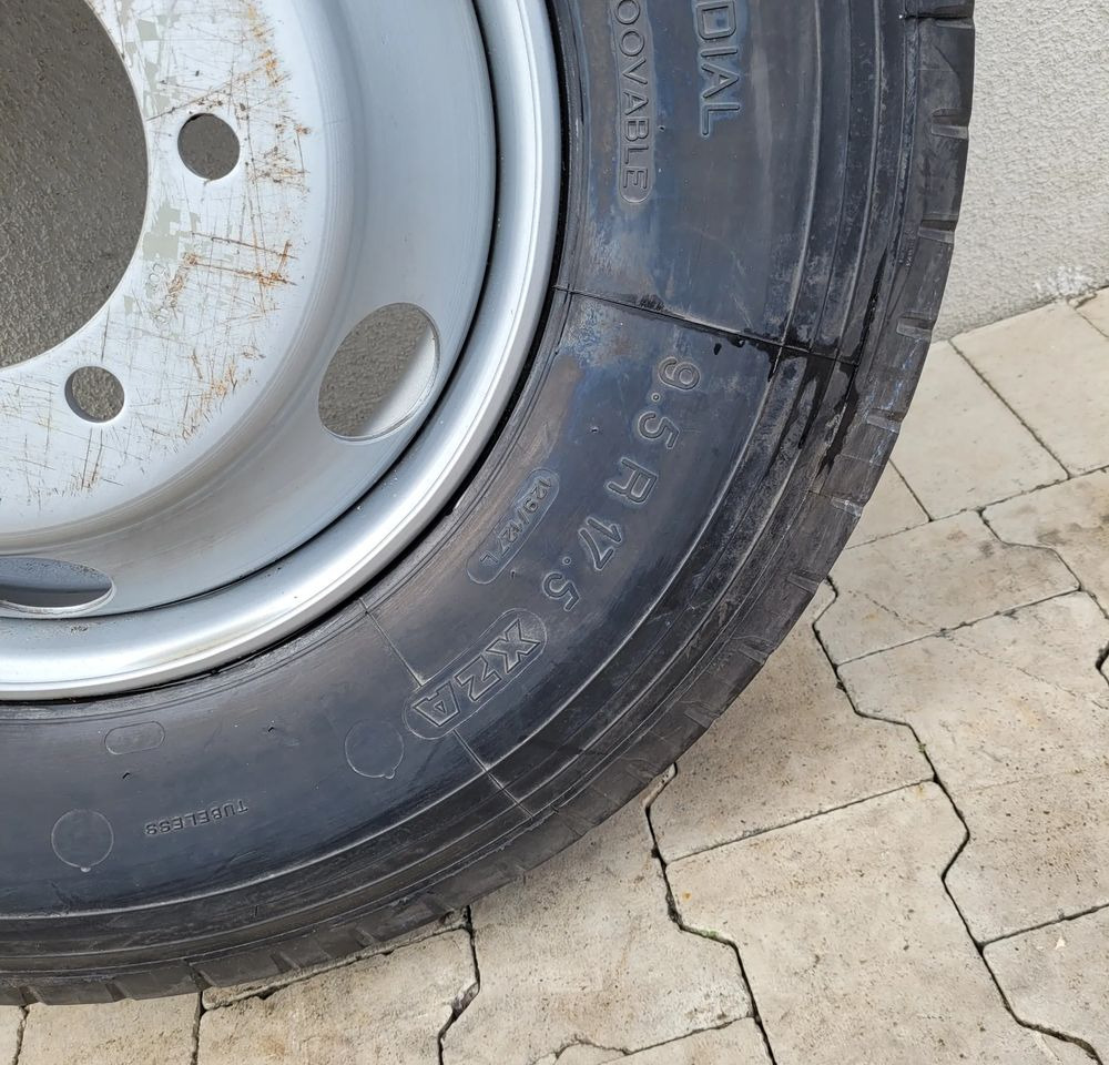 KOŁO 9.5 R 17.5 XZA MICHELIN - Gumiabroncsok és felnik - Teherautó: 3 kép. KOŁO 9.5 R 17.5 XZA MICHELIN - Gumiabroncsok és felnik - Teherautó: 3 kép.
