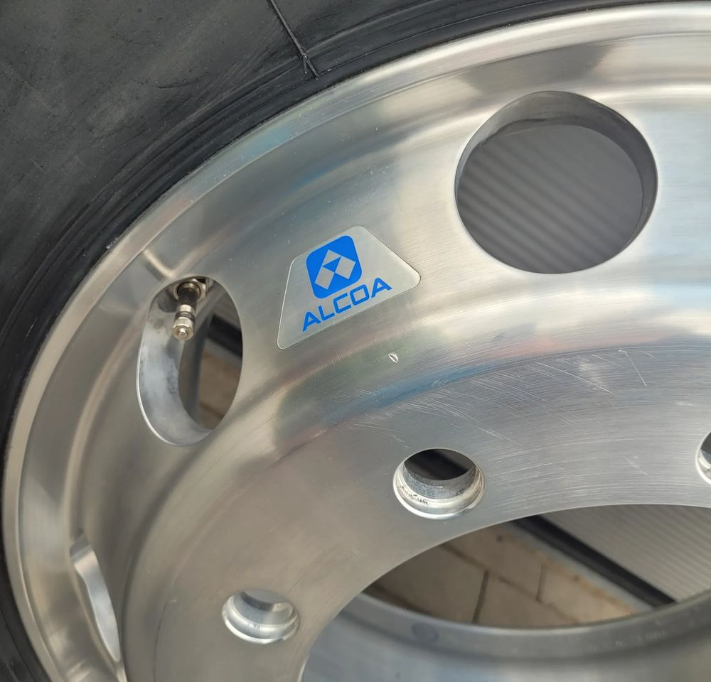 KOŁO NOWE ALCOA 9.00 MICHELIN X LINE 315/80R22.5 CHWALIM116 - Gumiabroncsok és felnik - Teherautó: 3 kép. KOŁO NOWE ALCOA 9.00 MICHELIN X LINE 315/80R22.5 CHWALIM116 - Gumiabroncsok és felnik - Teherautó: 3 kép.